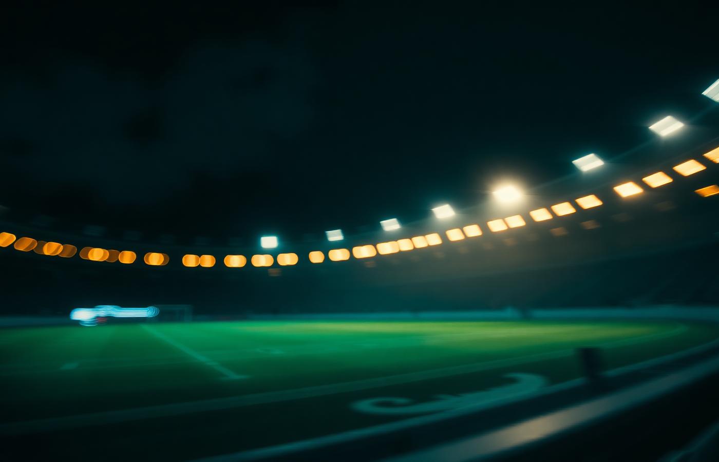 Verlicht stadion ‘s nachts